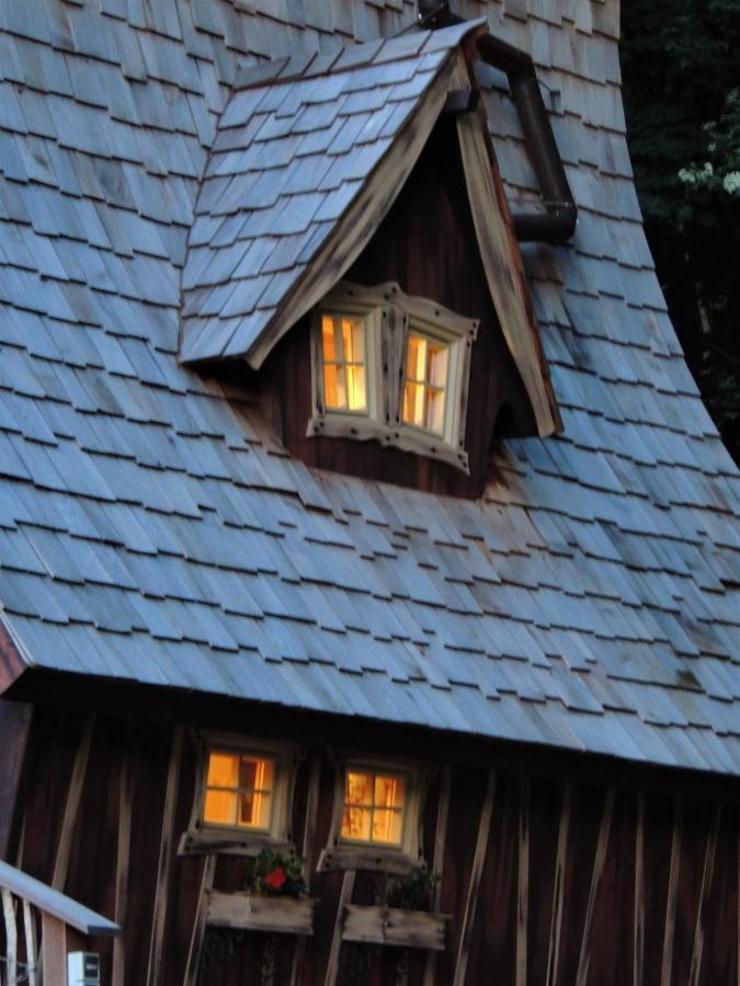 Lodge Hexenhaeuschen Am Waldrand
